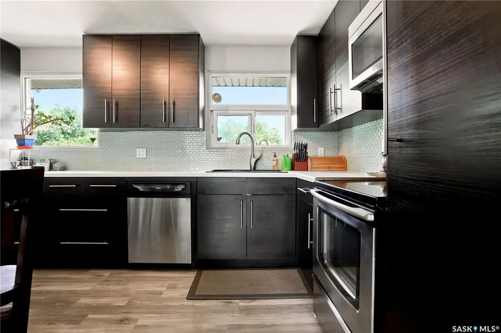 813 Horace Street Regina SK S4T 5K9