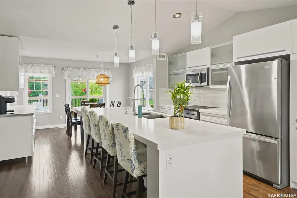 303 East Hampton Boulevard E Saskatoon SK S7R 0A5