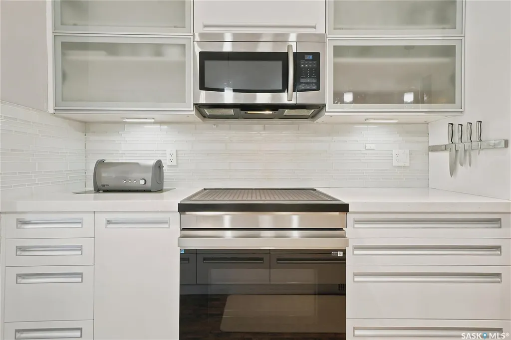 303 East Hampton Boulevard E Saskatoon SK S7R 0A5