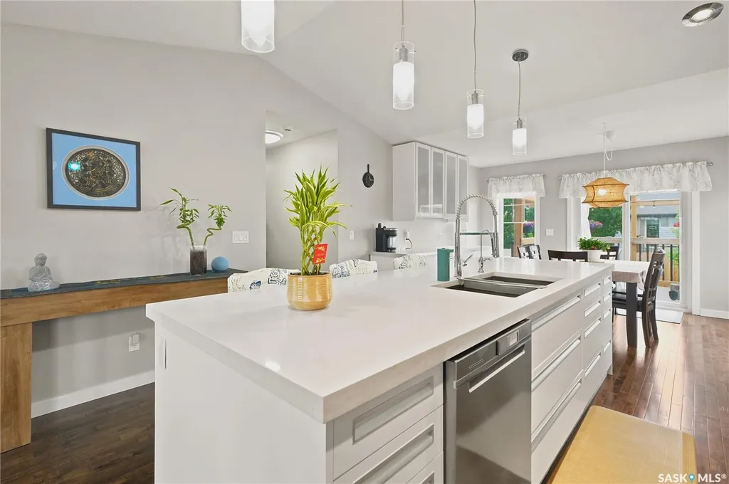 303 East Hampton Boulevard E Saskatoon SK S7R 0A5