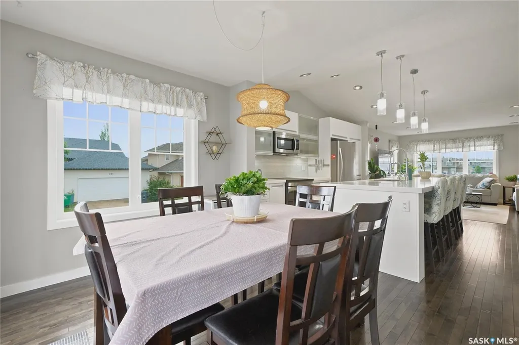 303 East Hampton Boulevard E Saskatoon SK S7R 0A5