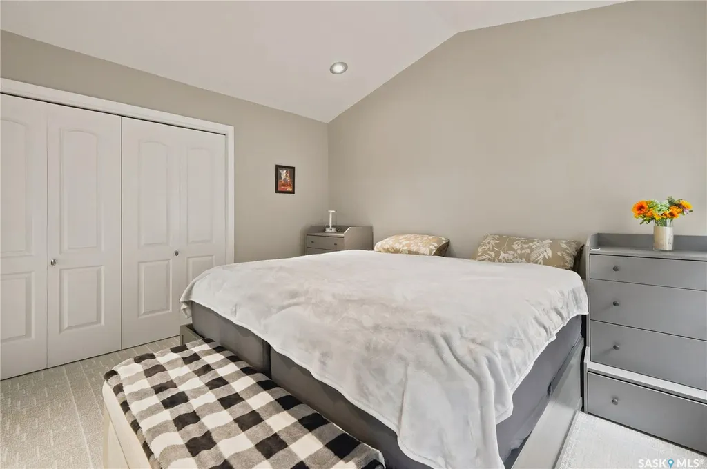 303 East Hampton Boulevard E Saskatoon SK S7R 0A5