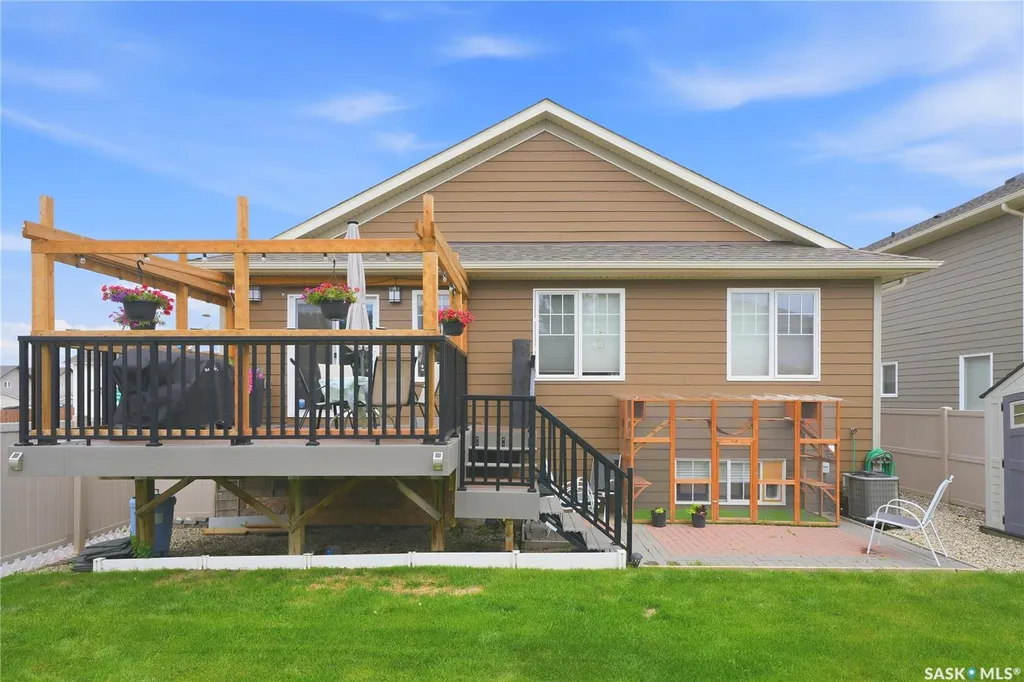 303 East Hampton Boulevard E Saskatoon SK S7R 0A5
