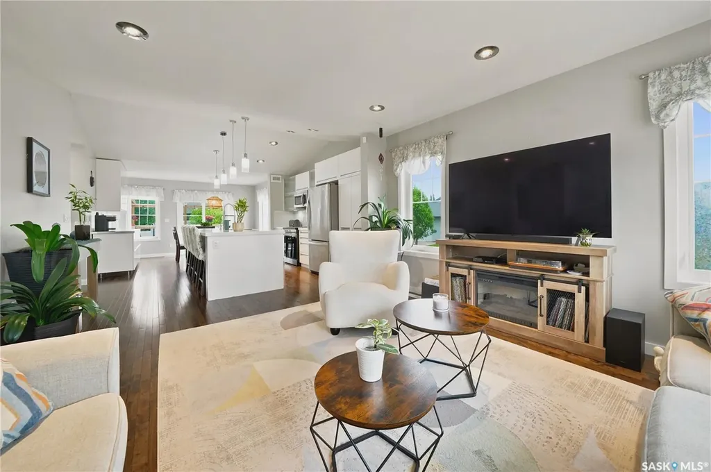 303 East Hampton Boulevard E Saskatoon SK S7R 0A5