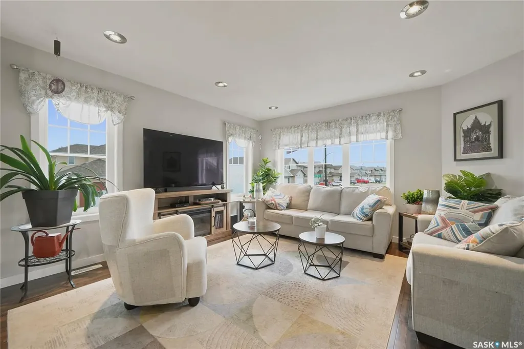 303 East Hampton Boulevard E Saskatoon SK S7R 0A5