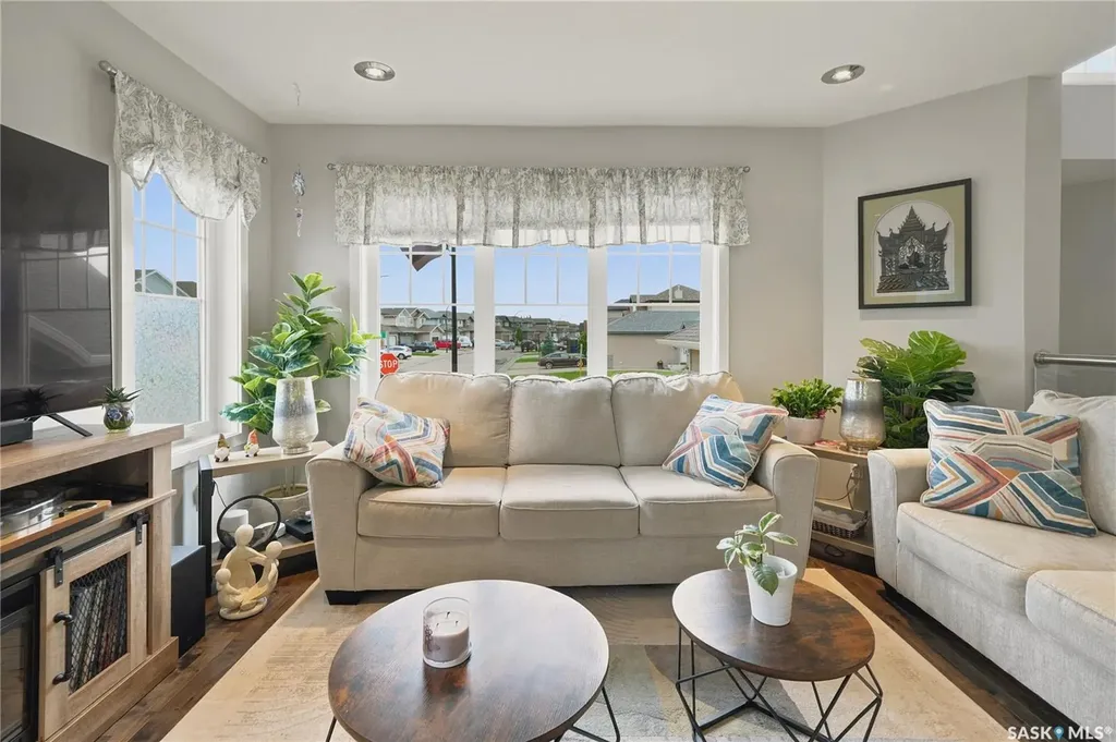 303 East Hampton Boulevard E Saskatoon SK S7R 0A5