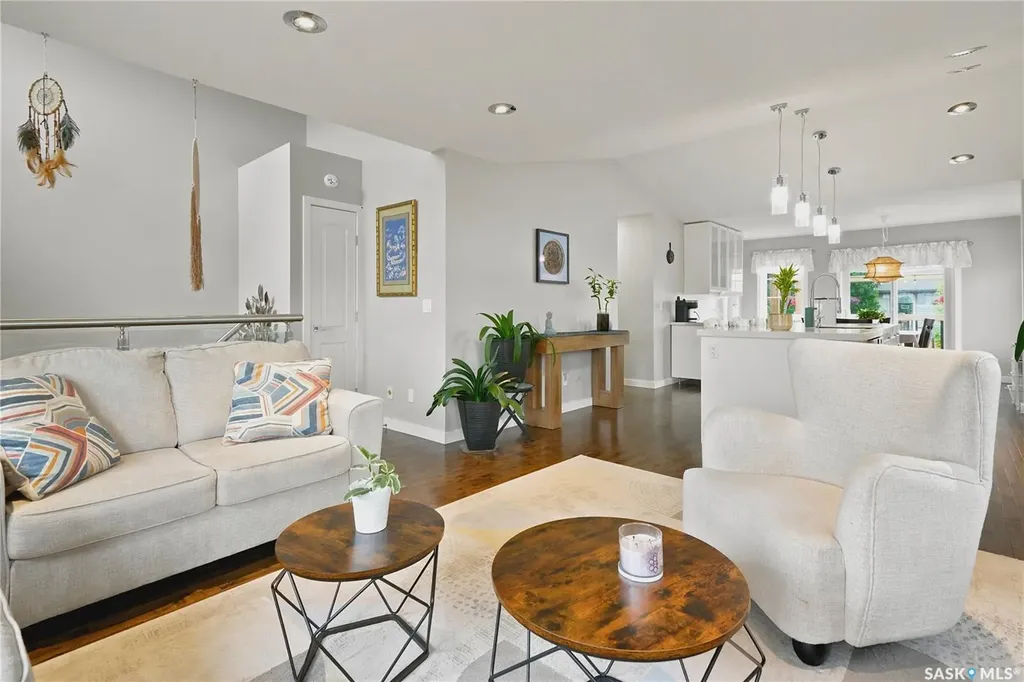 303 East Hampton Boulevard E Saskatoon SK S7R 0A5