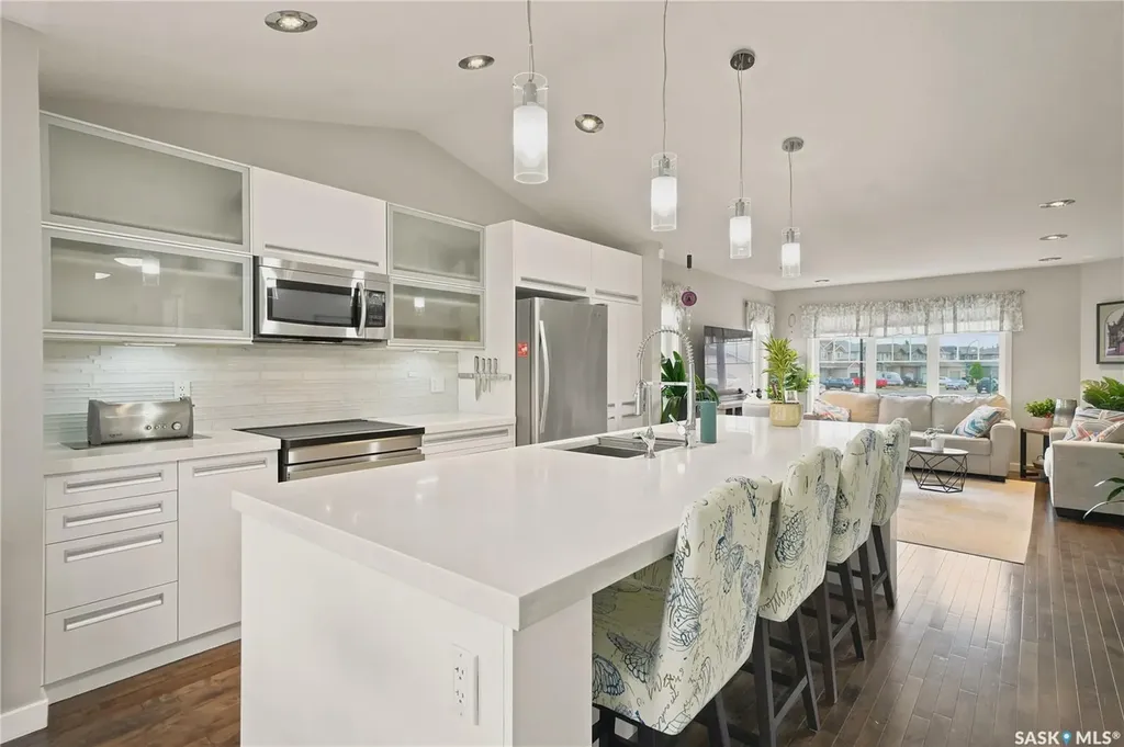 303 East Hampton Boulevard E Saskatoon SK S7R 0A5