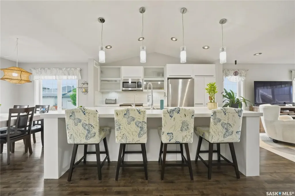 303 East Hampton Boulevard E Saskatoon SK S7R 0A5