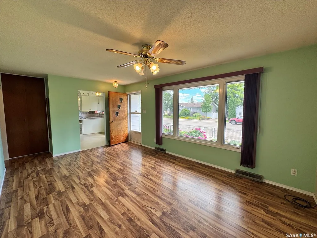 213 5th Avenue E Biggar SK S0K 0M0