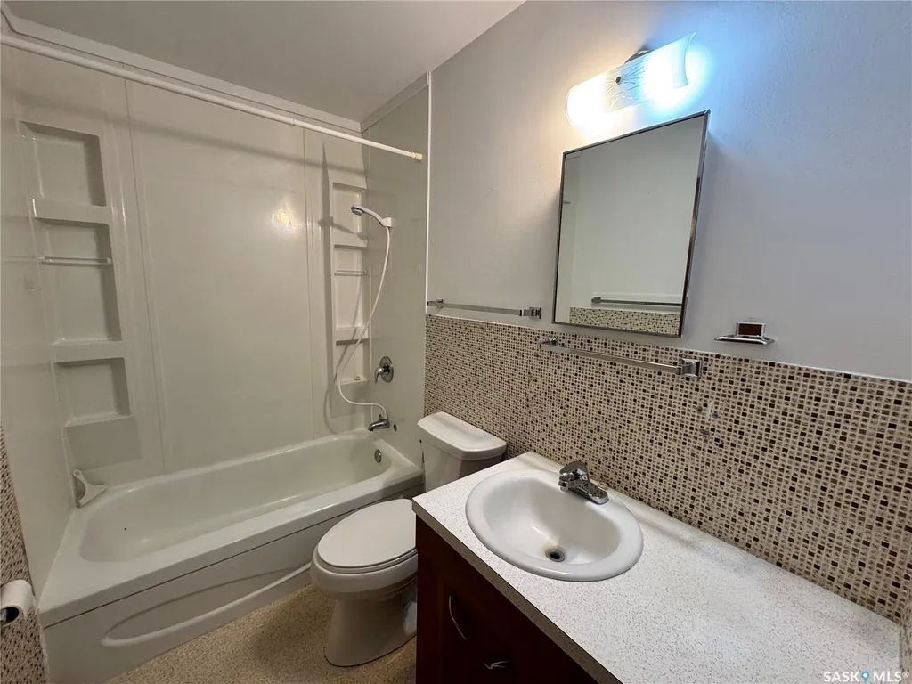 213 5th Avenue E Biggar SK S0K 0M0