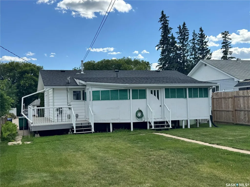 213 5th Avenue E Biggar SK S0K 0M0