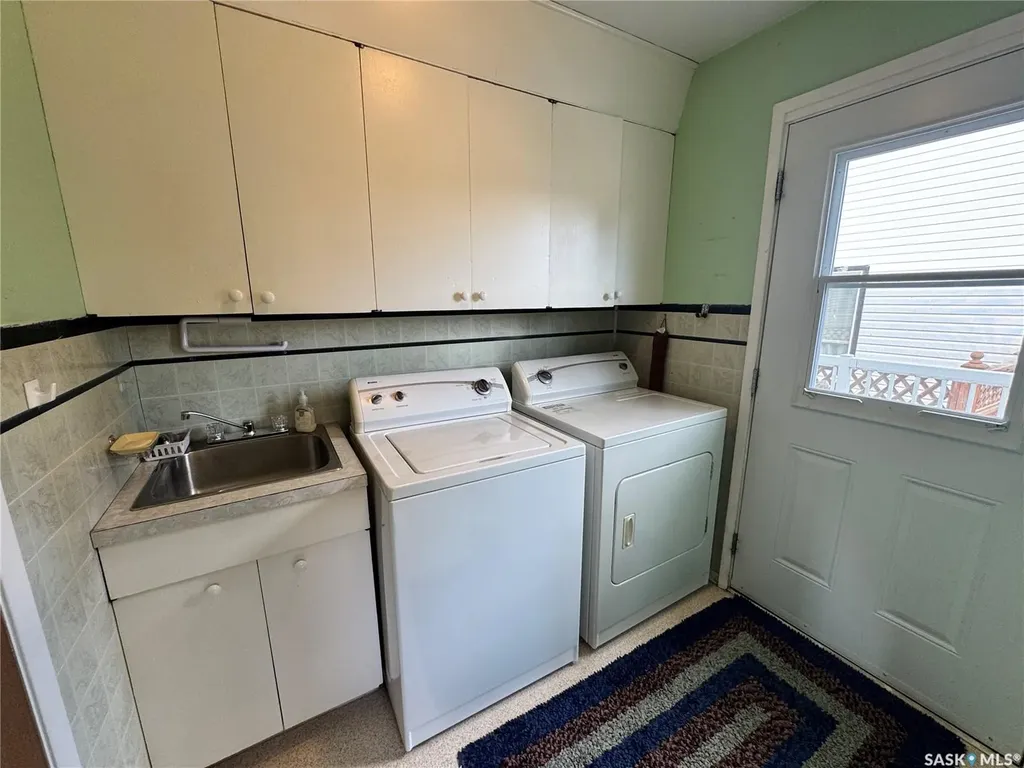 213 5th Avenue E Biggar SK S0K 0M0