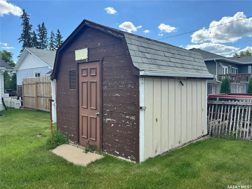 213 5th Avenue E Biggar SK S0K 0M0