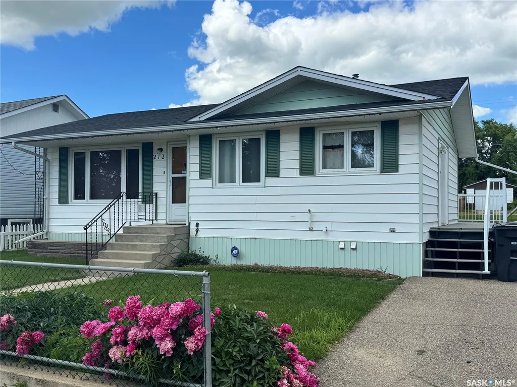 213 5th Avenue E Biggar SK S0K 0M0