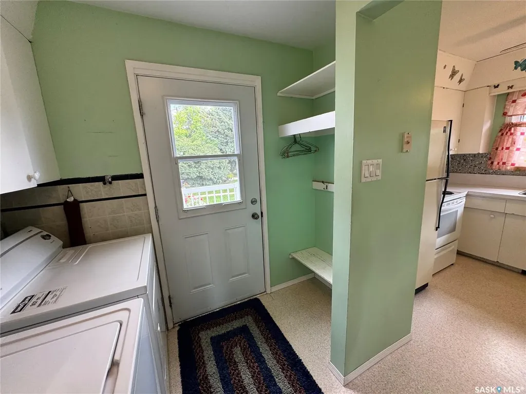 213 5th Avenue E Biggar SK S0K 0M0