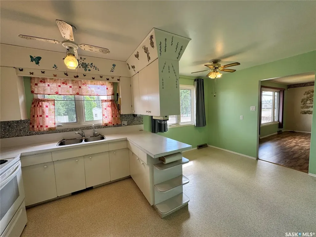 213 5th Avenue E Biggar SK S0K 0M0