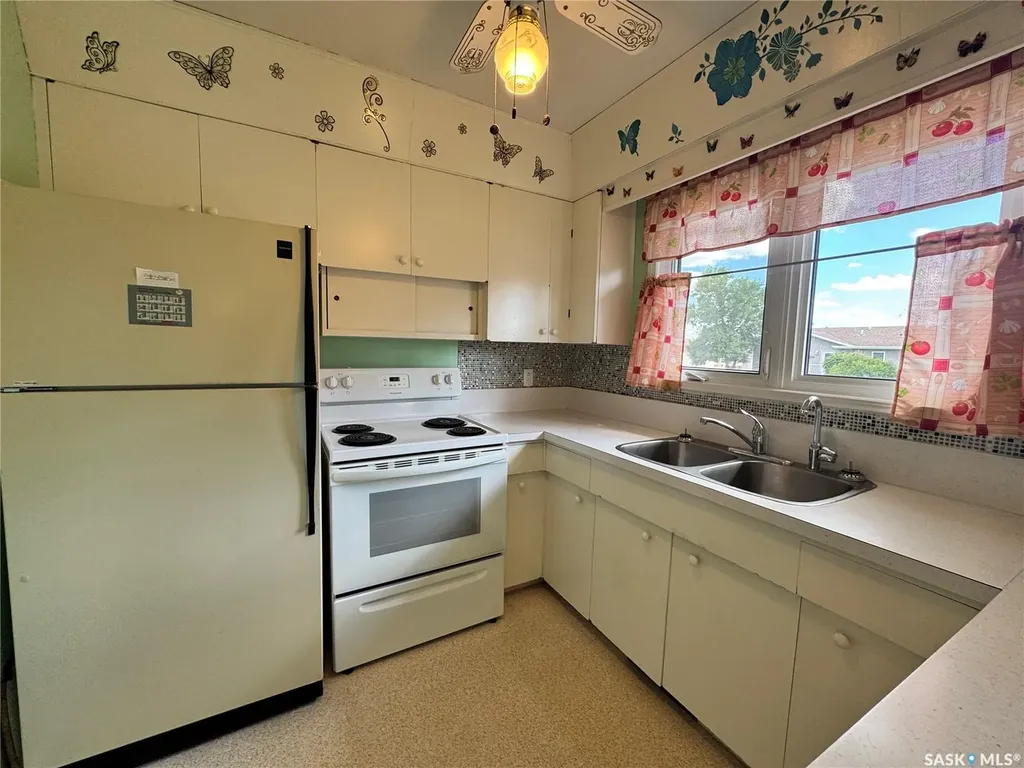 213 5th Avenue E Biggar SK S0K 0M0