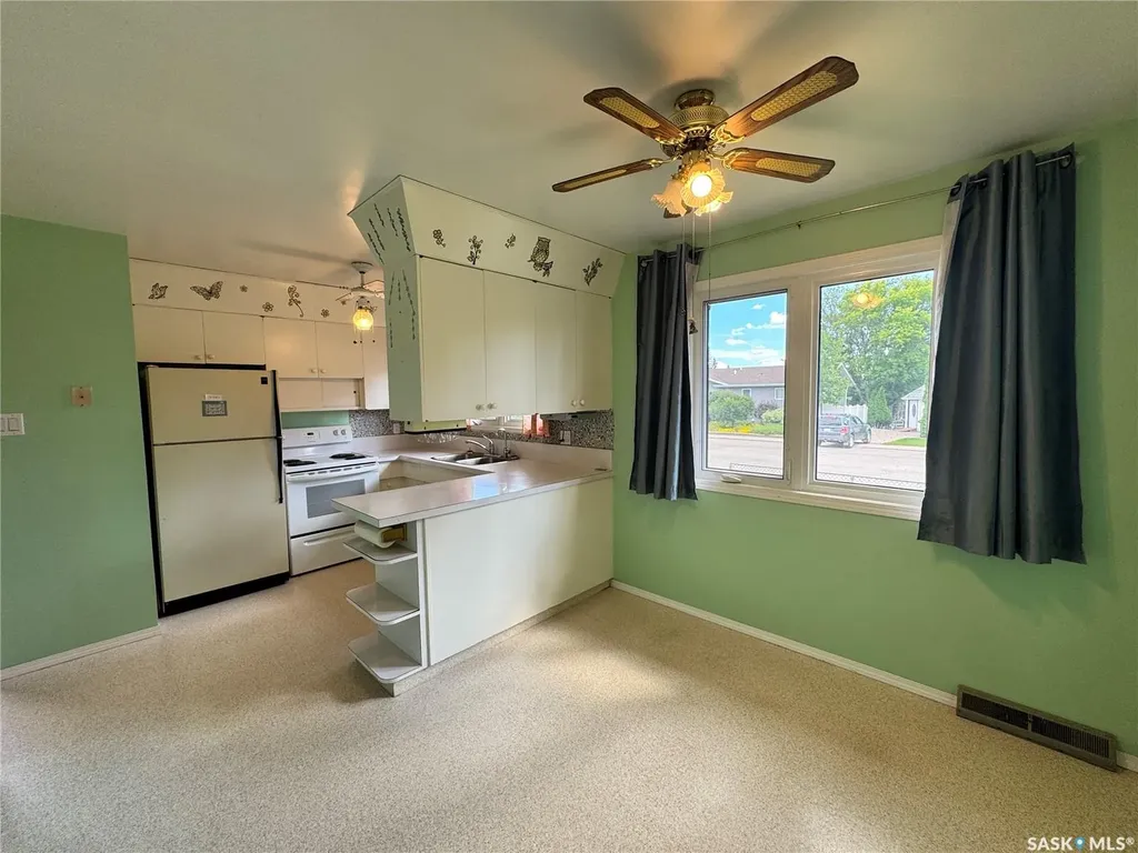 213 5th Avenue E Biggar SK S0K 0M0