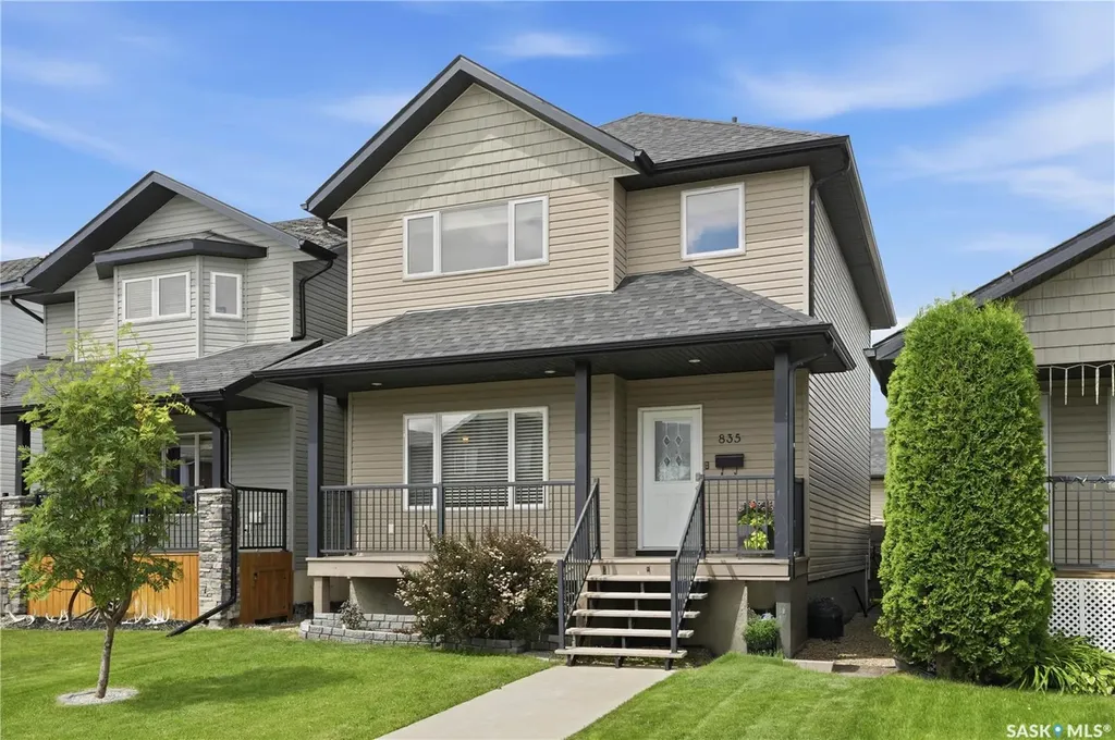 835 Lamarsh Lane Saskatoon SK S7W 1B7