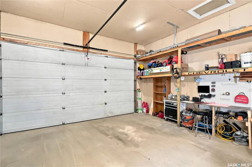 835 Lamarsh Lane Saskatoon SK S7W 1B7