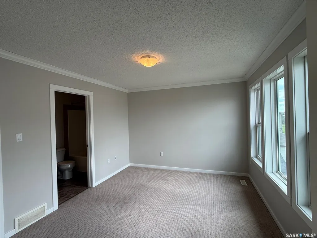 315 Hampton Circle Saskatoon SK S7R 0E9