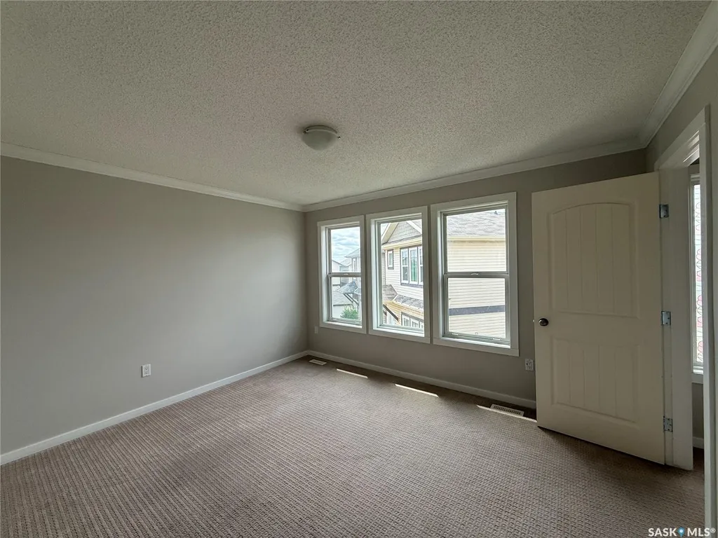 315 Hampton Circle Saskatoon SK S7R 0E9