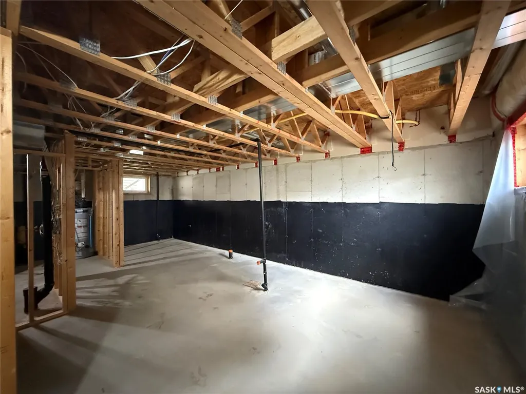 315 Hampton Circle Saskatoon SK S7R 0E9