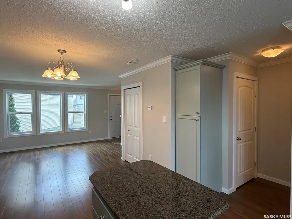 315 Hampton Circle Saskatoon SK S7R 0E9