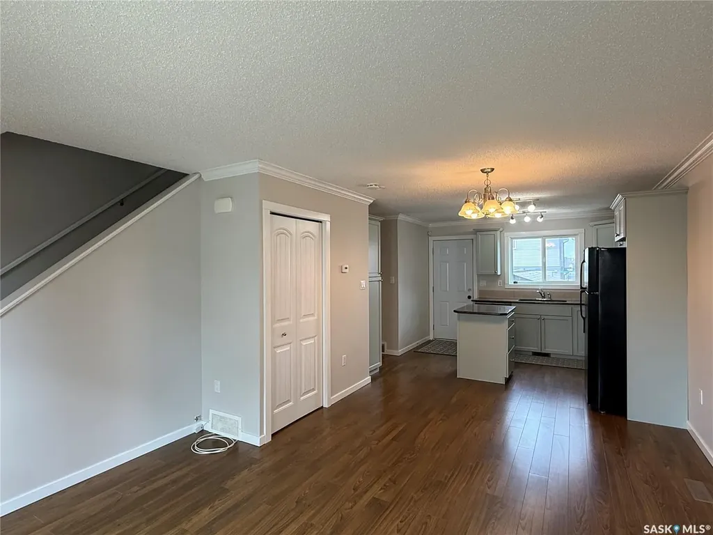 315 Hampton Circle Saskatoon SK S7R 0E9