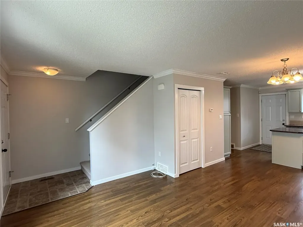 315 Hampton Circle Saskatoon SK S7R 0E9