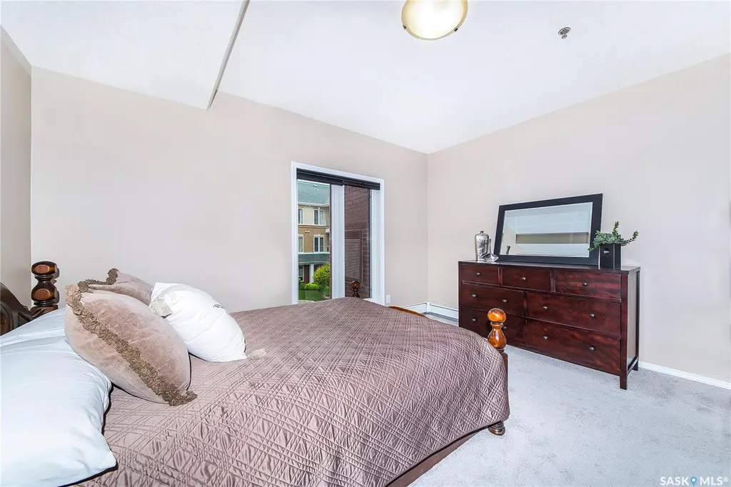 928 Heritage View Saskatoon SK S7H 5T7