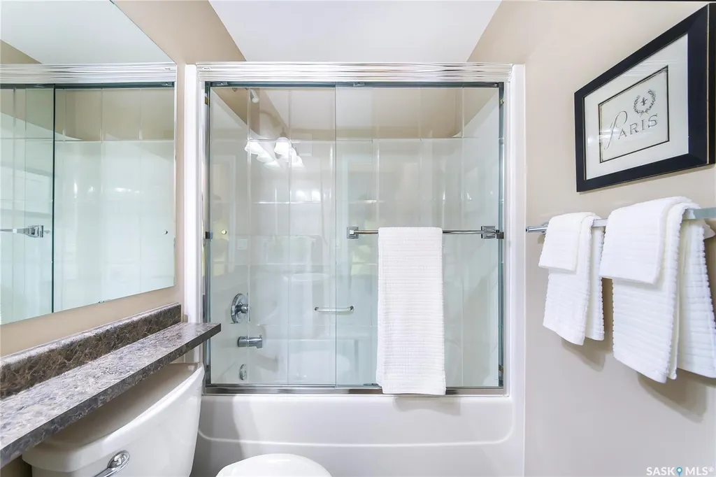928 Heritage View Saskatoon SK S7H 5T7