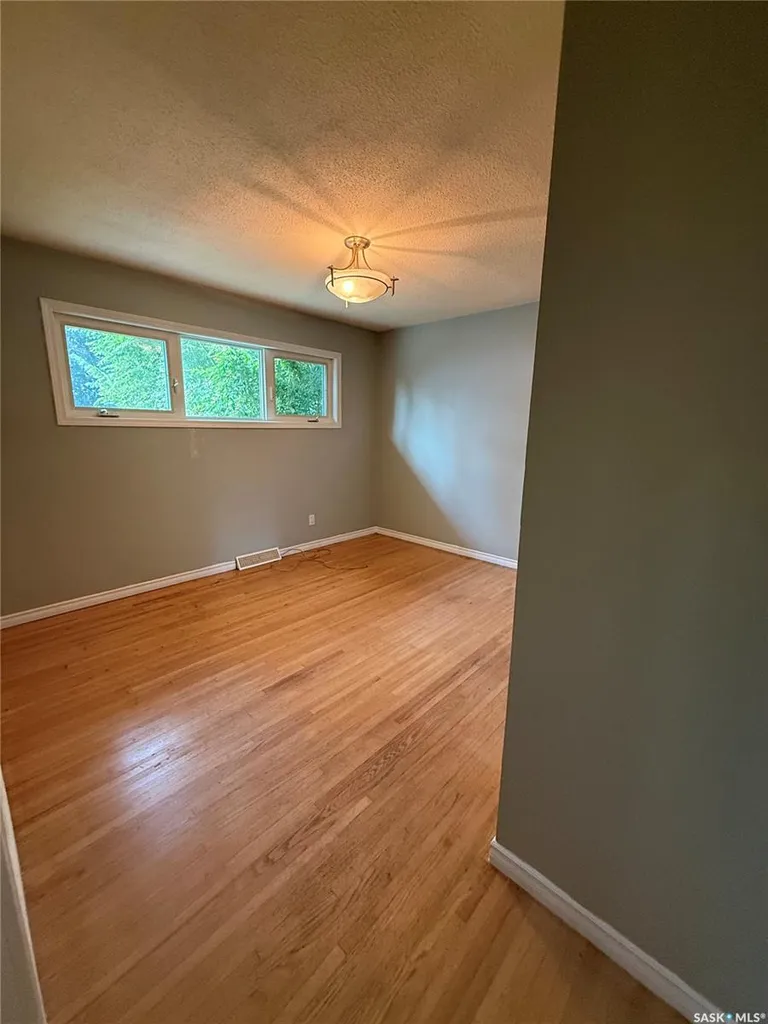 68 Wentworth Crescent Saskatoon SK S7L 4A9