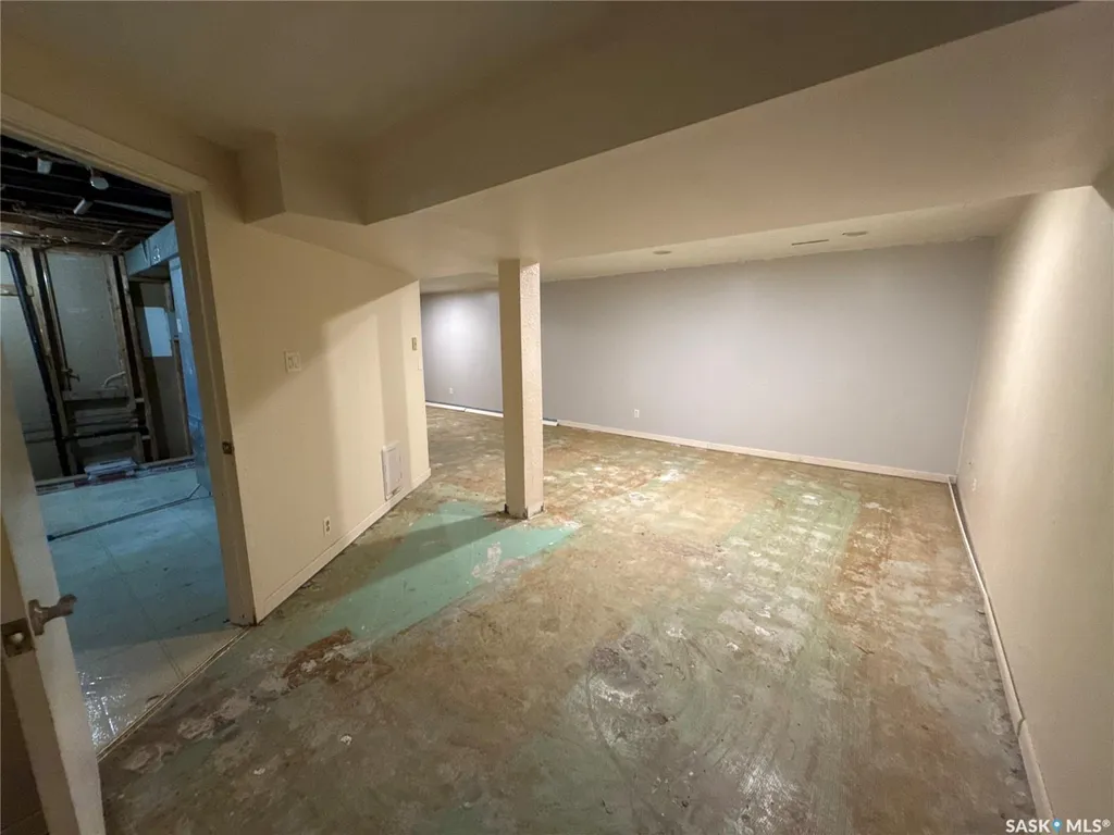 68 Wentworth Crescent Saskatoon SK S7L 4A9