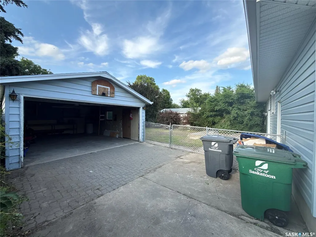 68 Wentworth Crescent Saskatoon SK S7L 4A9