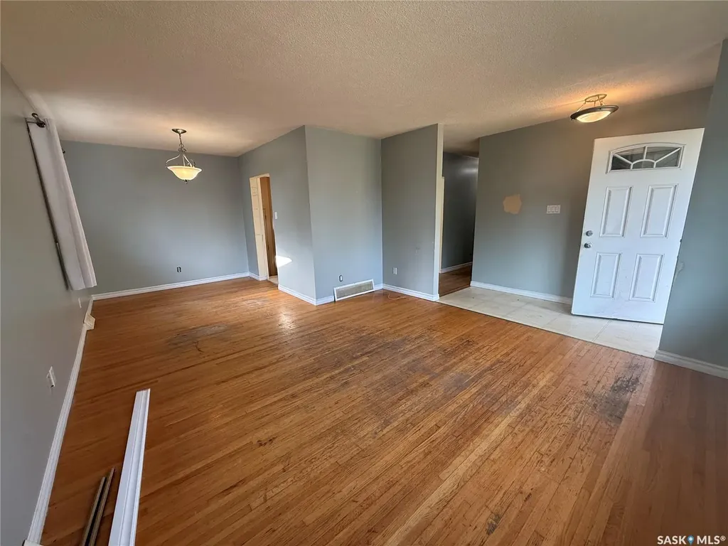 68 Wentworth Crescent Saskatoon SK S7L 4A9