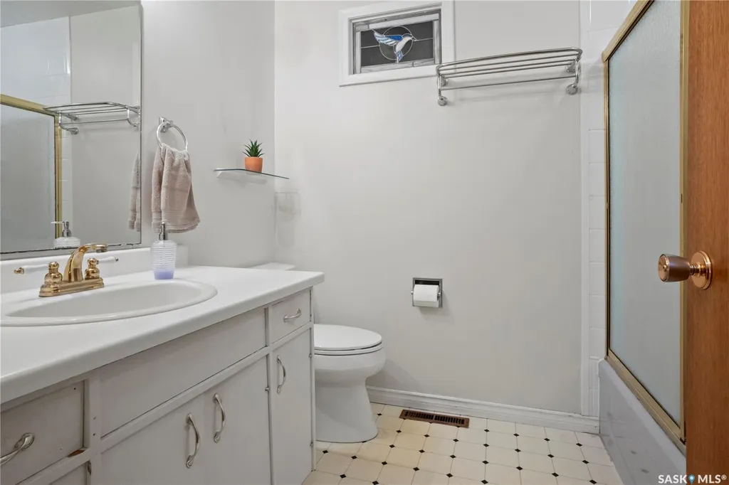 3531 Queen Street Regina SK S4S 2G1