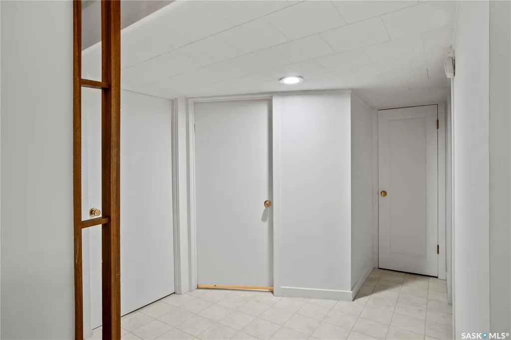 3531 Queen Street Regina SK S4S 2G1