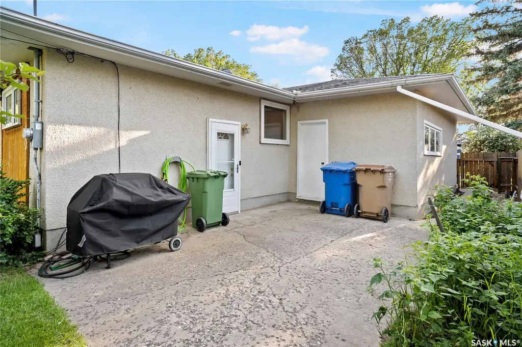 3531 Queen Street Regina SK S4S 2G1