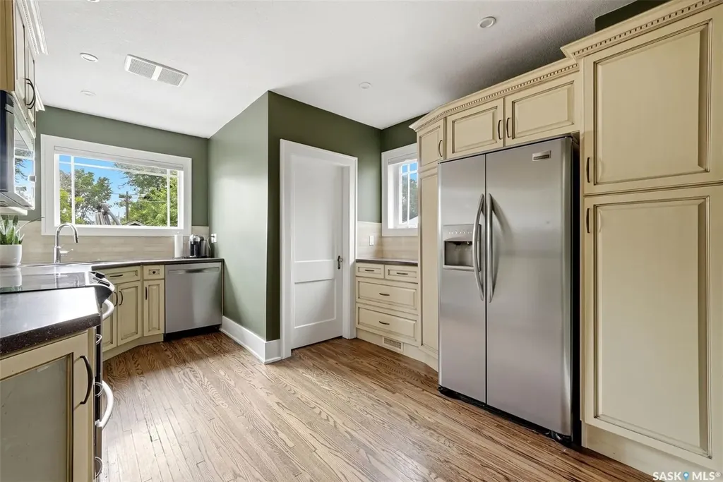 2820 College Avenue Regina SK S4T 1V2