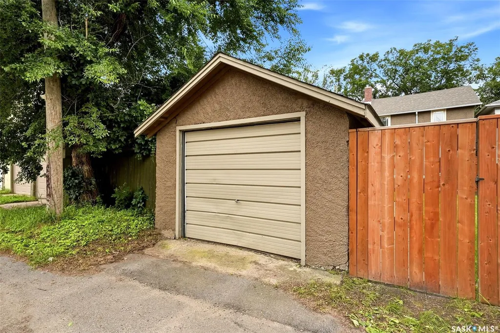 2820 College Avenue Regina SK S4T 1V2