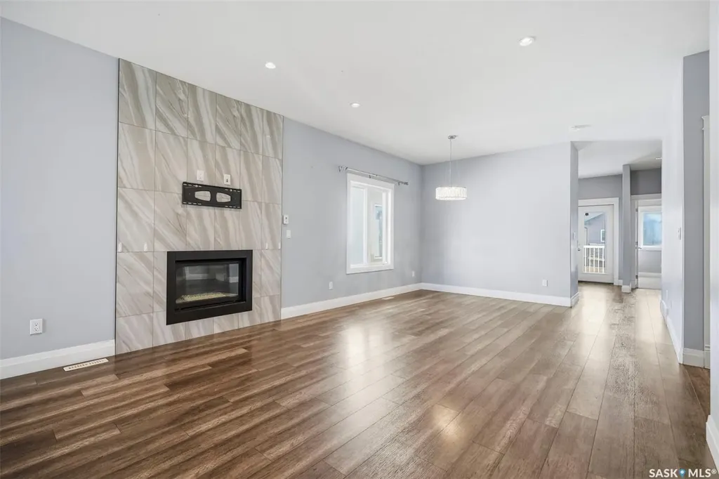 219 Ells Crescent Saskatoon SK S7L 6J4
