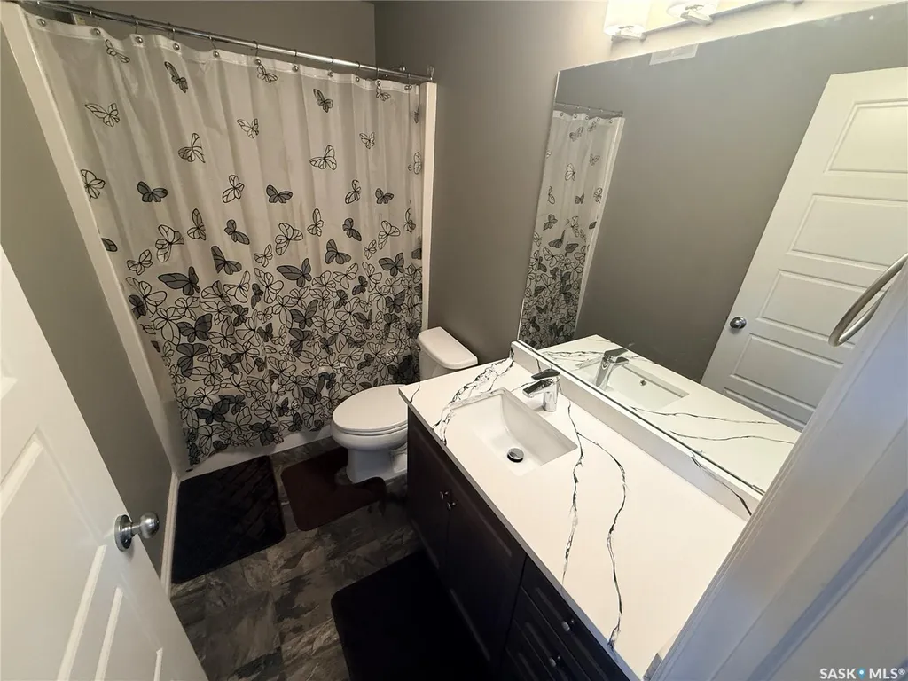 222 Pringle Lane Saskatoon SK S7T 0S3