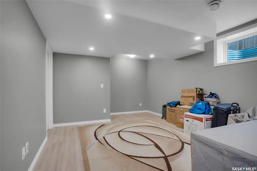 222 Pringle Lane Saskatoon SK S7T 0S3