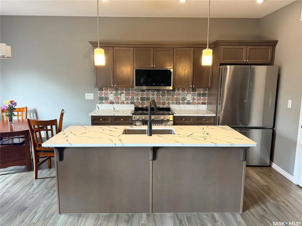 222 Pringle Lane Saskatoon SK S7T 0S3