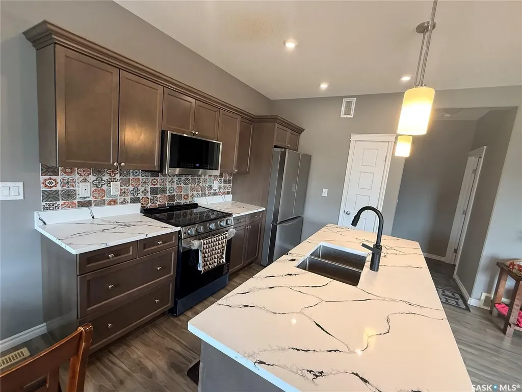 222 Pringle Lane Saskatoon SK S7T 0S3