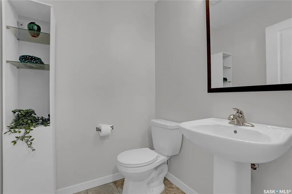 5652 Gordon Road Regina SK S4W 0M1