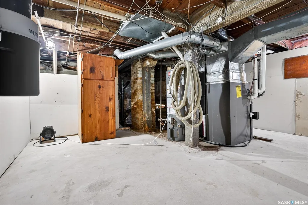 528 Ominica Street E Moose Jaw SK S6H 0H3