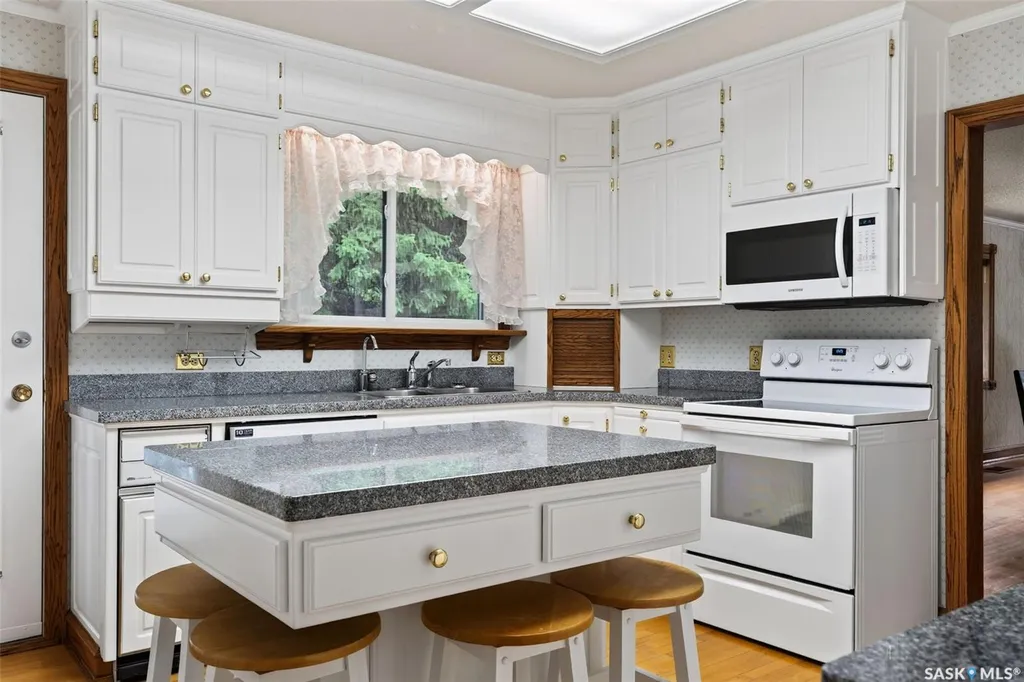 801 Forseille Drive Buckland Rm No. 491 SK S6V 5R3